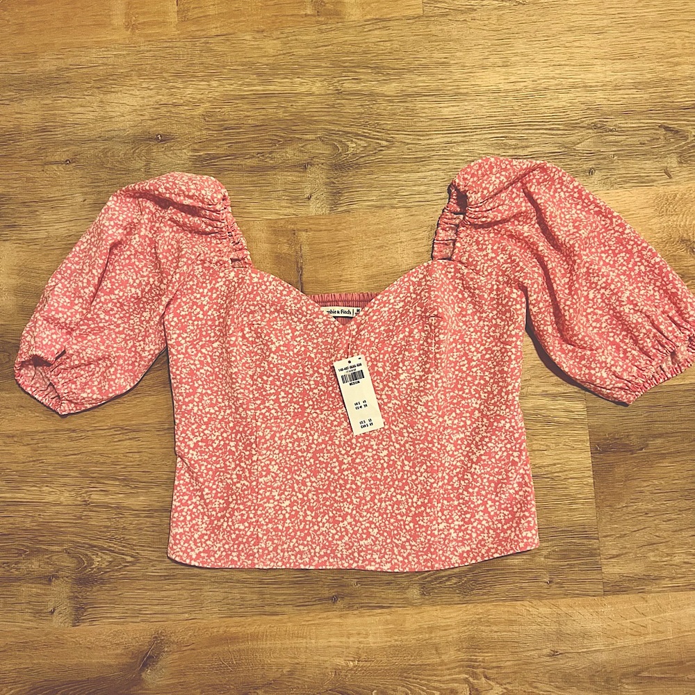 Abercrombie and Fitch Women’s Pink Floral Puff Sleeve Top